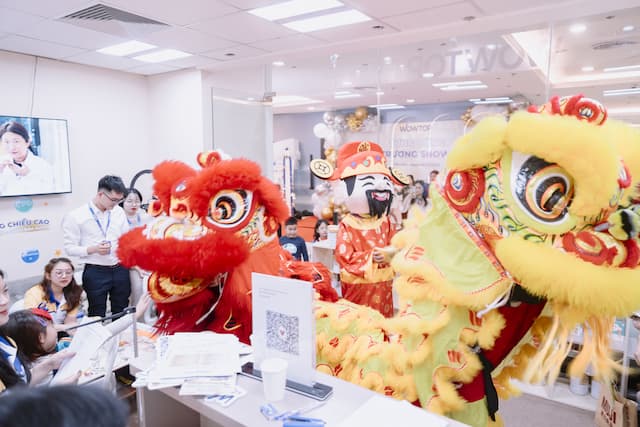WOWTOP TƯNG BỪNG KHAI TRƯƠNG GIAN HÀNG VINCOM MEGA MALL ROYAL CITY